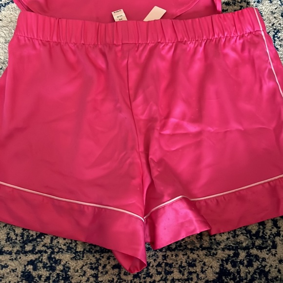 ⭐️Victoria’s Secret pajamas - Picture 4 of 7
